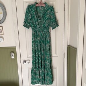 Max Studio Green Floral Maxi Dress with gathered short sleeves and waist
